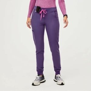 Wear FIGS - Zamora Jogger Scrub Pants - Amethyst - S